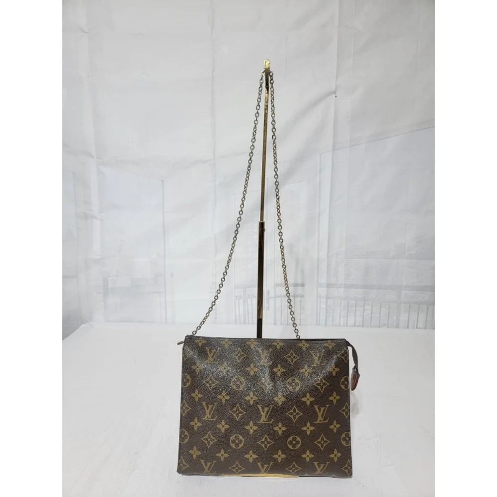 LOUIS VUITTON Monogram Toiletry Pouch 26 With Chain